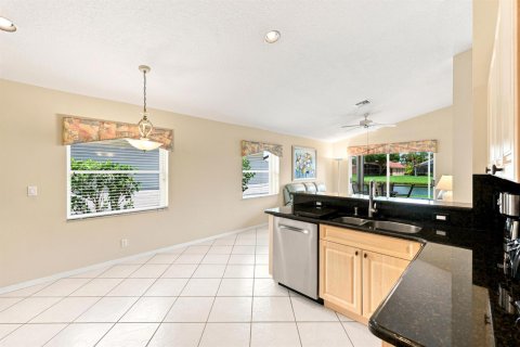 House in Boynton Beach, Florida 3 bedrooms, 175.03 sq.m. № 2189480 - photo 18