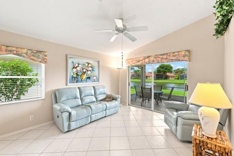 House in Boynton Beach, Florida 3 bedrooms, 175.03 sq.m. № 2189480 - photo 12