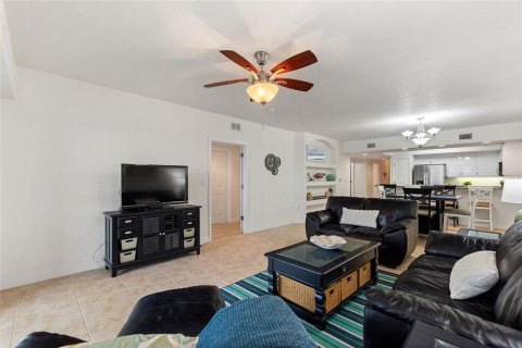 Condominio en venta en New Smyrna Beach, Florida, 3 dormitorios, 157.75 m2 № 1907535 - foto 18