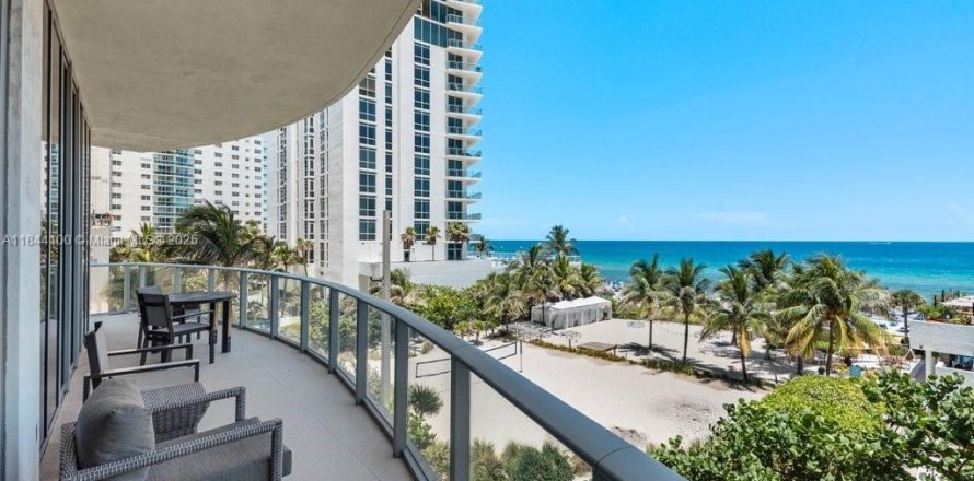 Condo in Hollywood, Florida, 2 bedrooms  № 1854864