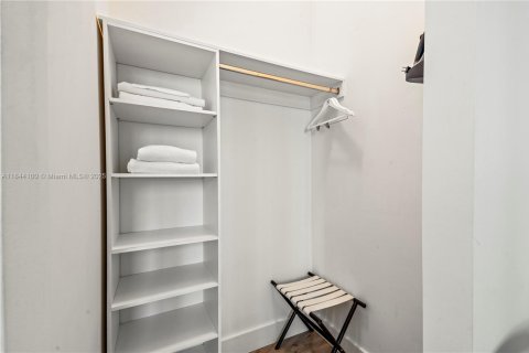 Condo in Hollywood, Florida, 2 bedrooms  № 1854864 - photo 19