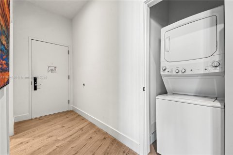 Condo in Hollywood, Florida, 2 bedrooms  № 1854864 - photo 22