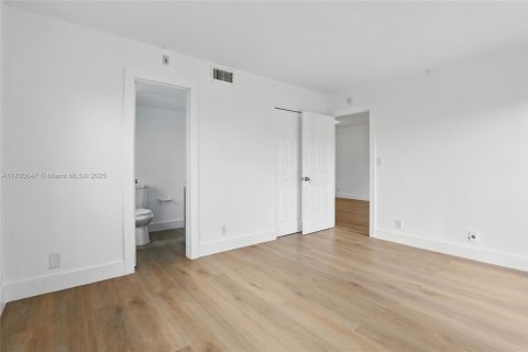 Copropriété à louer à Miramar, Floride: 2 chambres, 77.29 m2 № 1940050 - photo 15