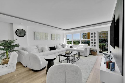Condominio en Pompano Beach, Florida, 2 dormitorios № 2081741