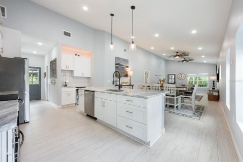 Casa en venta en Lake Helen, Florida, 3 dormitorios, 175.49 m2 № 1758266 - foto 8