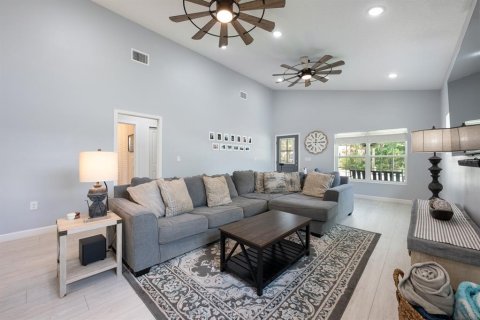Casa en venta en Lake Helen, Florida, 3 dormitorios, 175.49 m2 № 1758266 - foto 3