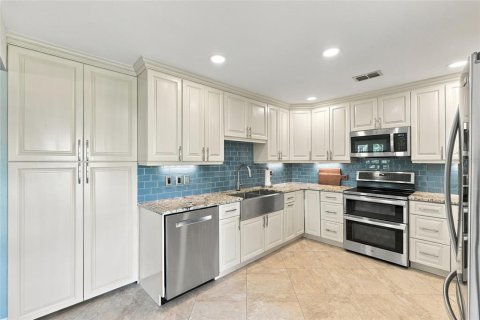 Touwnhouse à vendre à Saint Petersburg, Floride: 3 chambres, 200.58 m2 № 2399464 - photo 8