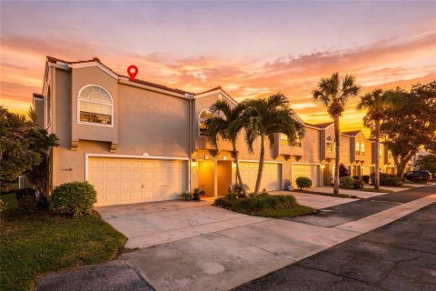 Touwnhouse à vendre à Saint Petersburg, Floride: 3 chambres, 200.58 m2 № 2399464 - photo 2