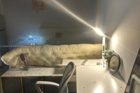 Immobilier commercial à louer à South Miami, Floride № 2018911 - photo 11