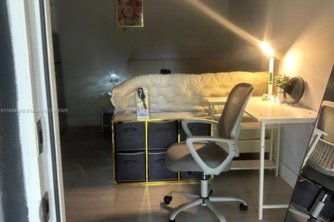 Immobilier commercial à louer à South Miami, Floride № 2018911 - photo 12