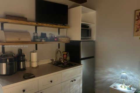 Immobilier commercial à louer à South Miami, Floride № 2018911 - photo 2