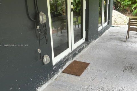 Immobilier commercial à louer à South Miami, Floride № 2018911 - photo 13