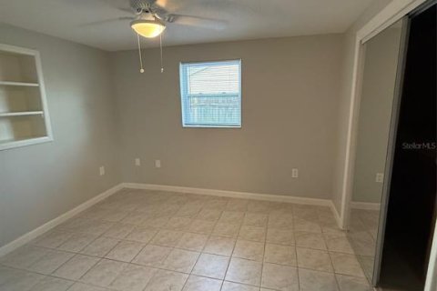 House in New Port Richey, Florida 3 bedrooms, 130.06 sq.m. № 1532772 - photo 21
