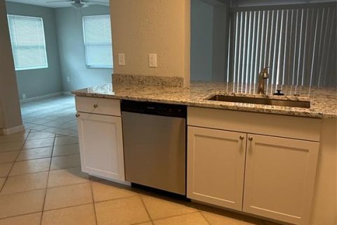 House in New Port Richey, Florida 3 bedrooms, 130.06 sq.m. № 1532772 - photo 19