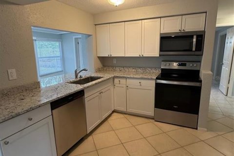 House in New Port Richey, Florida 3 bedrooms, 130.06 sq.m. № 1532772 - photo 8