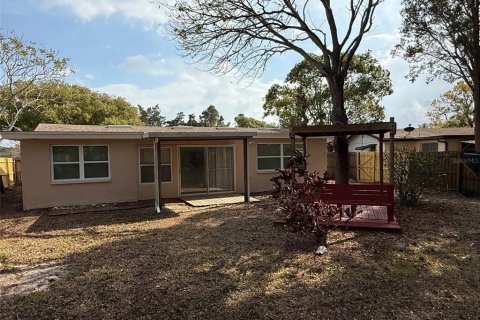 House in New Port Richey, Florida 3 bedrooms, 130.06 sq.m. № 1532772 - photo 16