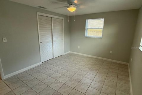 House in New Port Richey, Florida 3 bedrooms, 130.06 sq.m. № 1532772 - photo 23