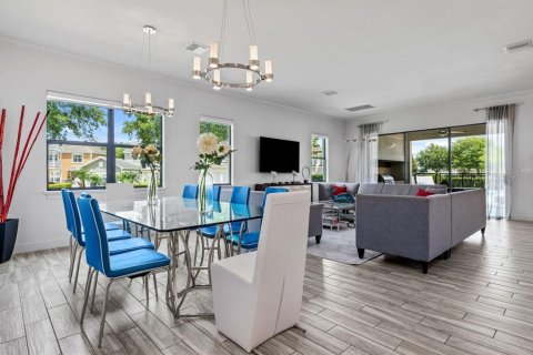 House in Four Corners, Florida 7 bedrooms, 365.85 sq.m. № 1564447 - photo 5