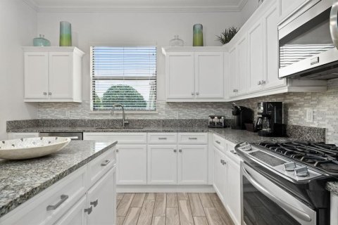 House in Four Corners, Florida 7 bedrooms, 365.85 sq.m. № 1564447 - photo 10