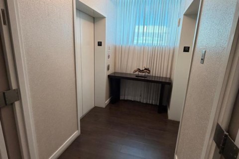 Condo in North Bay Village, Florida, 1 bedroom  № 2172338 - photo 12