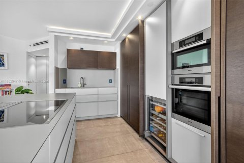 Condo in Aventura, Florida, 3 bedrooms  № 1943616 - photo 15