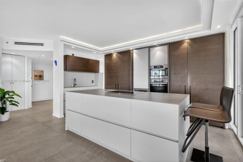 Condo in Aventura, Florida, 3 bedrooms  № 1943616 - photo 11
