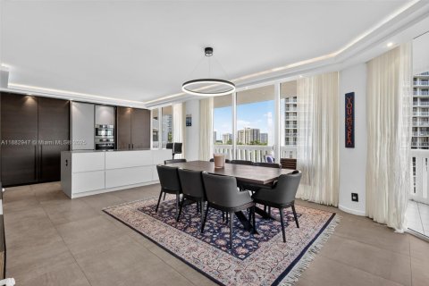 Condo in Aventura, Florida, 3 bedrooms  № 1943616 - photo 20