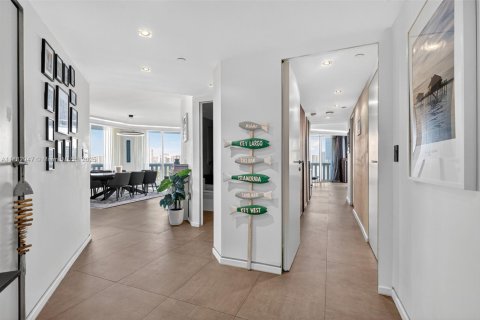 Condo in Aventura, Florida, 3 bedrooms  № 1943616 - photo 7