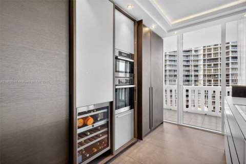 Condo in Aventura, Florida, 3 bedrooms  № 1943616 - photo 14