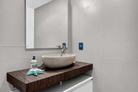 Condo in Aventura, Florida, 3 bedrooms  № 1943616 - photo 22