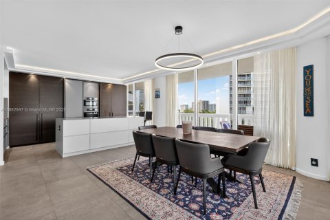 Condo in Aventura, Florida, 3 bedrooms  № 1943616 - photo 9