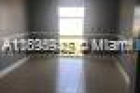 Condominio en venta en North Miami, Florida, 1 dormitorio, 68.75 m2 № 1950274 - foto 11