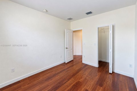 Townhouse in Miami, Florida 4 bedrooms, 176.42 sq.m. № 2423069 - photo 30