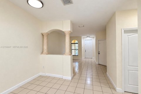 Townhouse in Miami, Florida 4 bedrooms, 176.42 sq.m. № 2423069 - photo 7