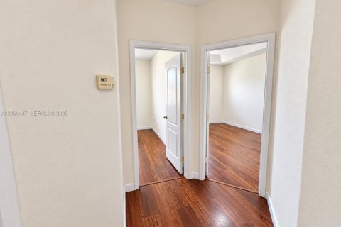 Townhouse in Miami, Florida 4 bedrooms, 176.42 sq.m. № 2423069 - photo 27