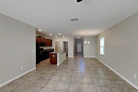 House in Ruskin, Florida 5 bedrooms, 224.36 sq.m. № 2150902 - photo 4