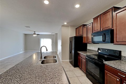 House in Ruskin, Florida 5 bedrooms, 224.36 sq.m. № 2150902 - photo 6