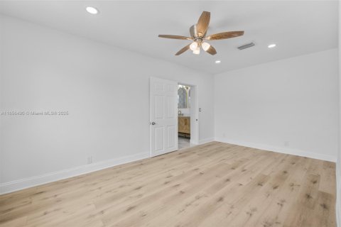 House in Deerfield Beach, Florida 3 bedrooms, 118.73 sq.m. № 1878378 - photo 18