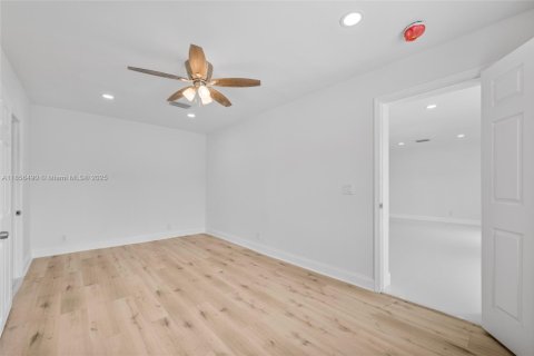 House in Deerfield Beach, Florida 3 bedrooms, 118.73 sq.m. № 1878378 - photo 20