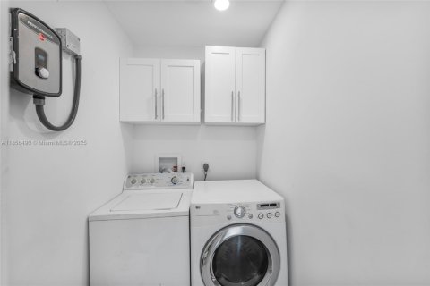 House in Deerfield Beach, Florida 3 bedrooms, 118.73 sq.m. № 1878378 - photo 26
