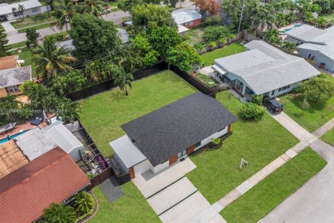 House in Deerfield Beach, Florida 3 bedrooms, 118.73 sq.m. № 1878378 - photo 27