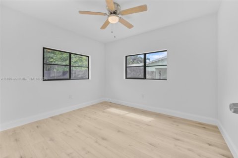 House in Deerfield Beach, Florida 3 bedrooms, 118.73 sq.m. № 1878378 - photo 17
