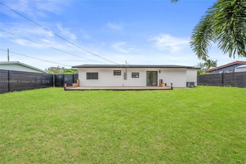 House in Deerfield Beach, Florida 3 bedrooms, 118.73 sq.m. № 1878378 - photo 25