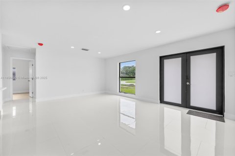 House in Deerfield Beach, Florida 3 bedrooms, 118.73 sq.m. № 1878378 - photo 10