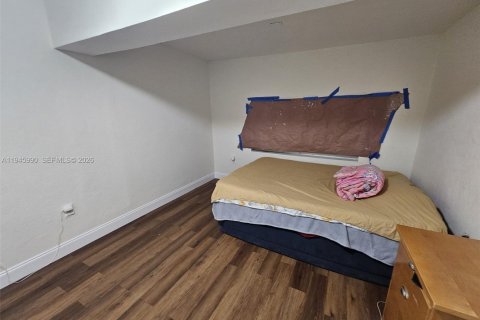 Villa ou maison à vendre à Miami, Floride: 5 chambres, 125.6 m2 № 2025213 - photo 14