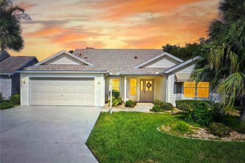 House in The Villages, Florida 3 bedrooms, 179.49 sq.m. № 2376687