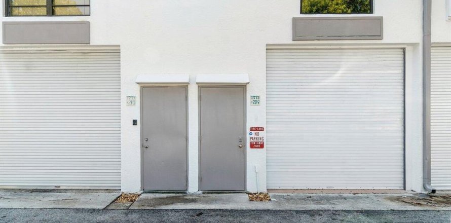 Immobilier commercial à Pompano Beach, Floride № 1185560