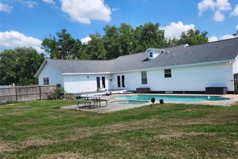 House in Dade City, Florida 4 bedrooms, 215.16 sq.m. № 1750225 - photo 27