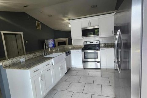 House in Dade City, Florida 4 bedrooms, 215.16 sq.m. № 1750225 - photo 9
