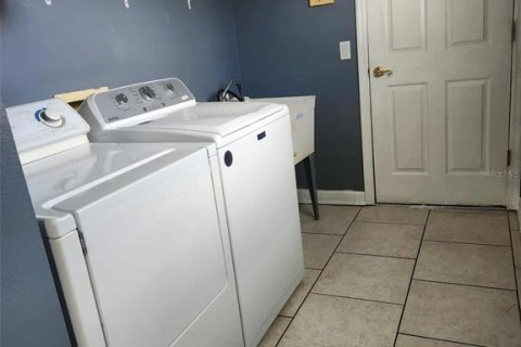 House in Dade City, Florida 4 bedrooms, 215.16 sq.m. № 1750225 - photo 11